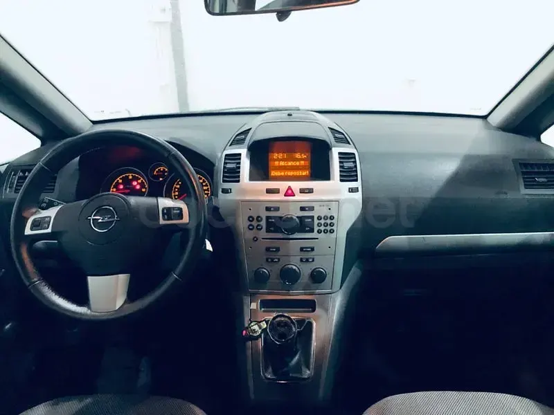 Usado Opel Zafira 110 CV (80 kW) 2010 Beige Monovolumen