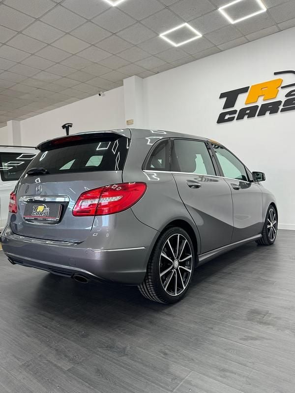 Usado Mercedes B220 170 CV (125 kW) 2014 Marron Monovolumen