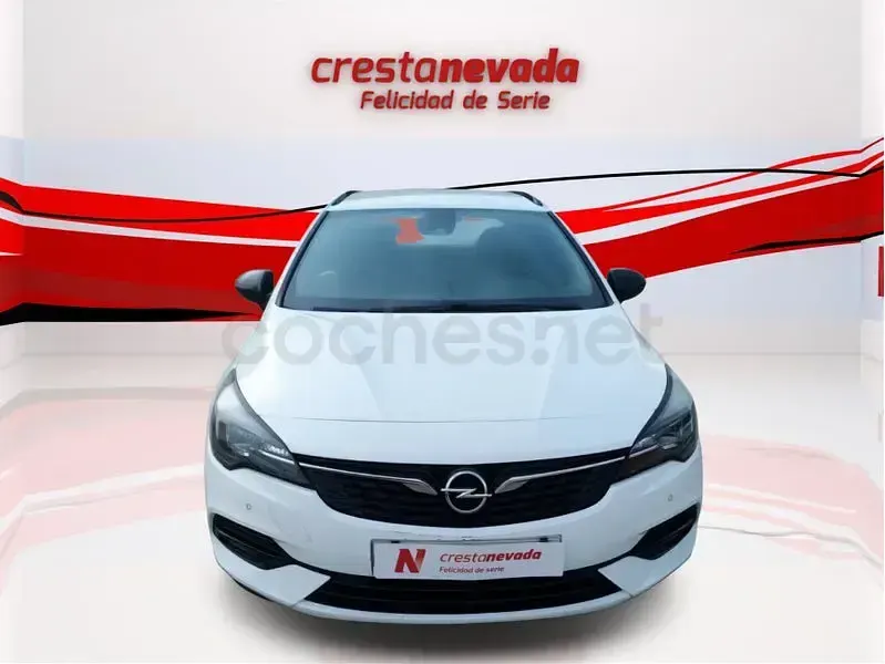 Usado Opel Astra GS Line 105 CV (77 kW) 2021 Blanco Familiar