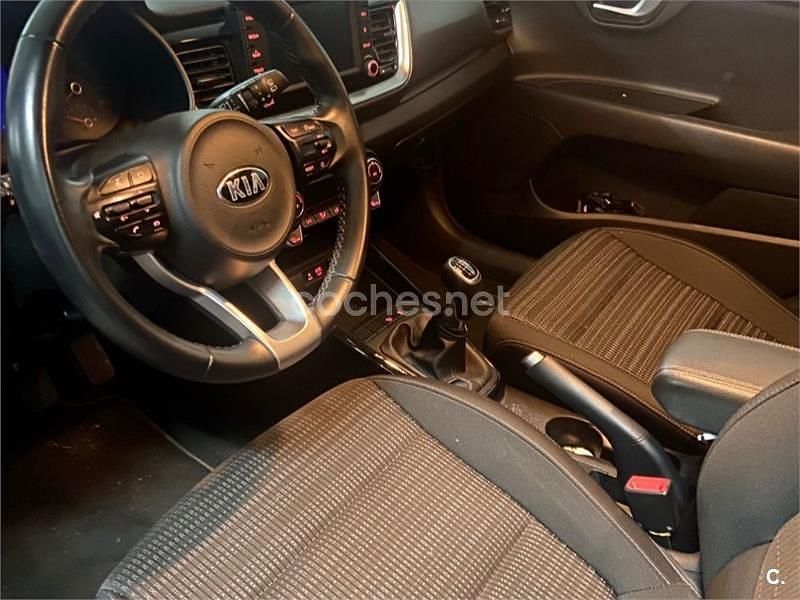 Usado Kia Stonic 100 CV (73 kW) 2019 Rojo SUV