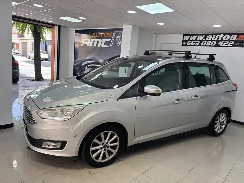 Usado Ford Grand C-Max Titanium 120 CV (88 kW) 2017 Gris / plata Monovolumen