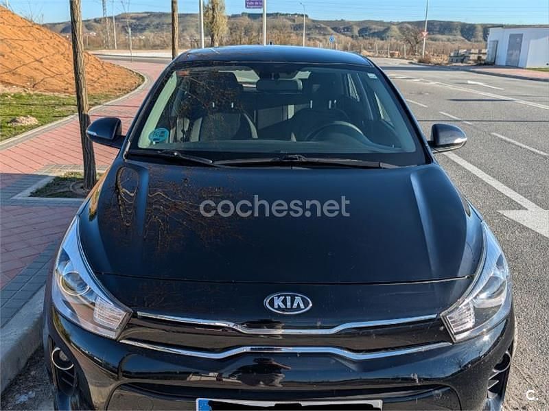 Usado Kia Rio 100 CV (73 kW) 2019 Negro Berlina