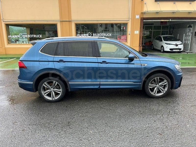 Usado VW Tiguan R-line 200 CV (147 kW) 2021 Azul SUV