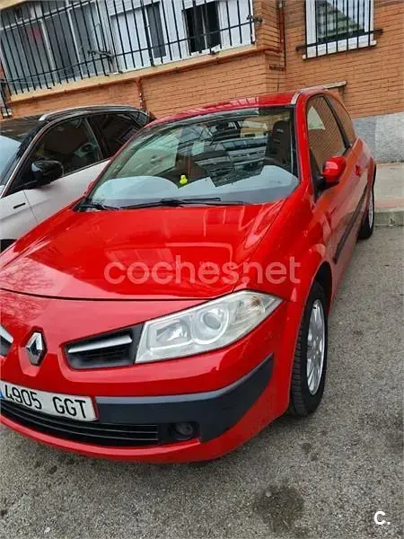 Usado Renault Mégane 100 CV (73 kW) 2008 Rojo Berlina
