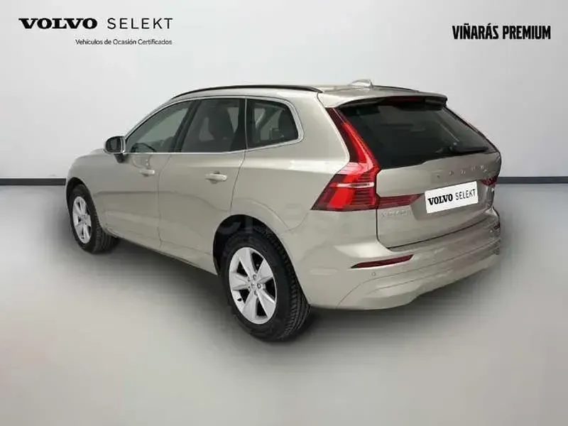 Usado Volvo XC60 Core 197 CV (144 kW) 2024 Gris / plata SUV