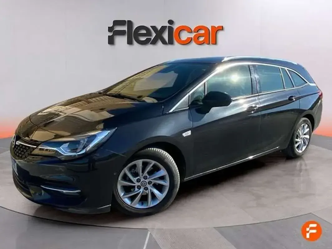 Usado Opel Astra Elegance 145 CV (106 kW) 2020 Negro Familiar