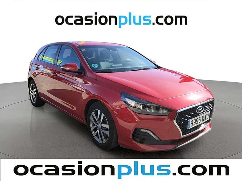Usado Hyundai i30 GO! 120 CV (88 kW) 2019 Rojo Utilitario