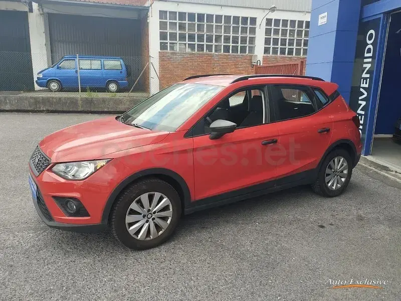 Usado Seat Arona Ecomotive 95 CV (69 kW) 2020 Rojo SUV
