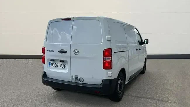 Usado Opel Vivaro 102 CV (75 kW) 2023 Blanco Monovolumen