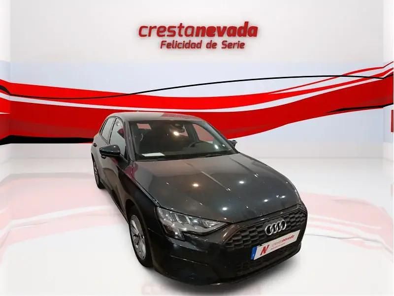 Usado Audi A3 Premium 116 CV (85 kW) 2023 Gris Berlina