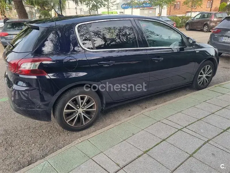 Usado Peugeot 308 Style 110 CV (80 kW) 2015 Azul Berlina