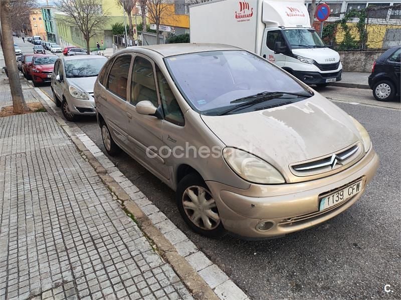 Usado Citroën Xsara Picasso 90 CV (66 kW) 2003 Beige Monovolumen