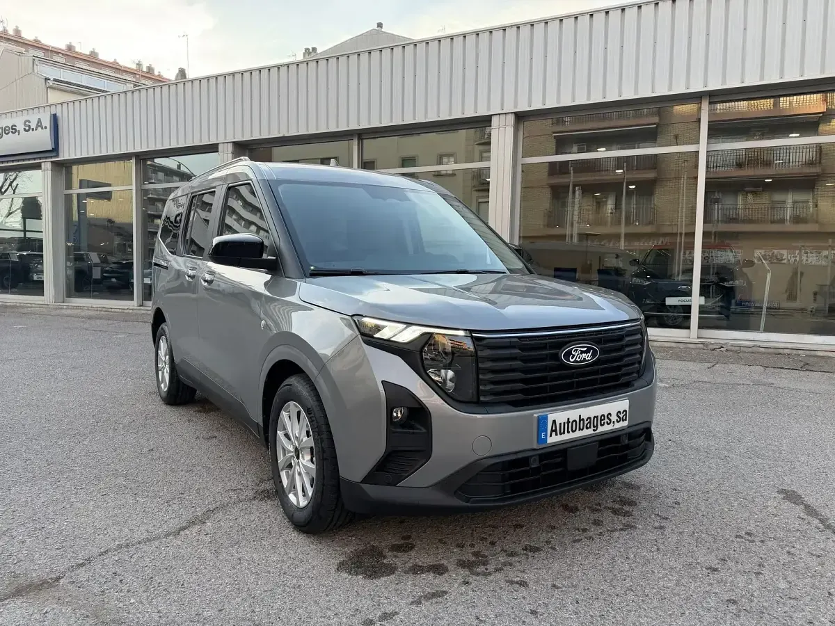 Nuevo Ford Tourneo Courier Titanium 125 CV (91 kW) 2026 Gris Monovolumen