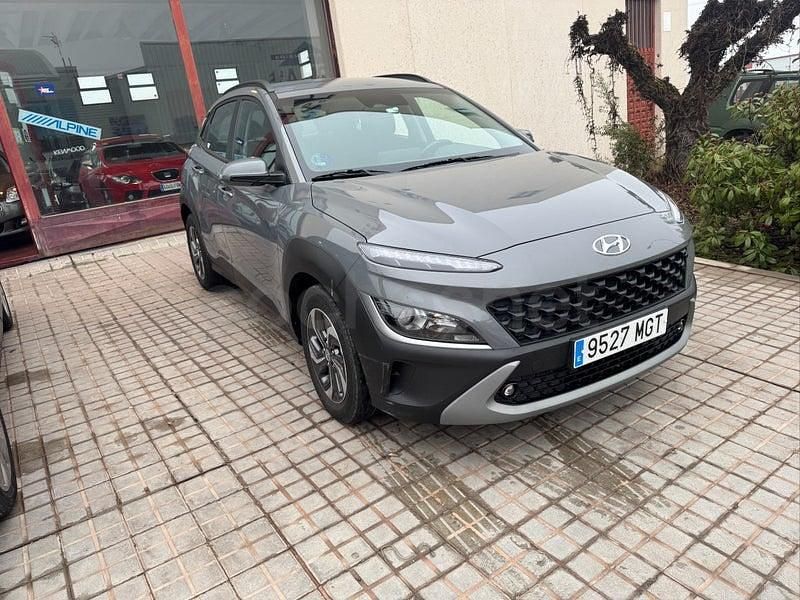 Usado Hyundai Kona 141 CV (103 kW) 2023 Gris / plata SUV