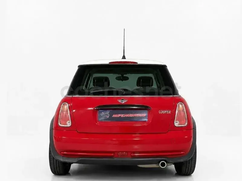 Usado Mini Cooper 116 CV (85 kW) 2006 Rojo Utilitario