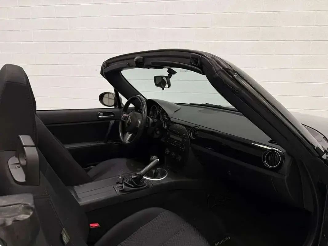 Usado Mazda MX5 Active 126 CV (92 kW) 2008 Negro Descapotable