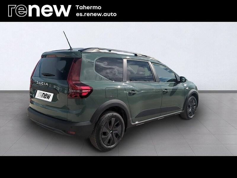 Usado Dacia Jogger Expression 101 CV (74 kW) 2024 Verde Monovolumen
