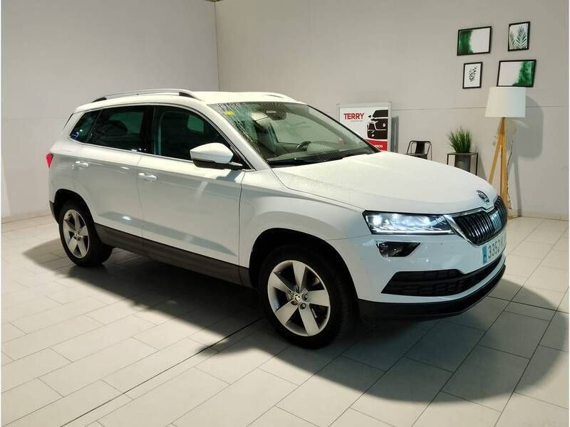 Blanco Usado 2018 Skoda Karoq Ambition SUV | 19.990 € (Un poco caro) - Imagen 1/4