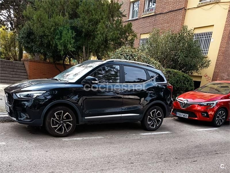 Usado MG ZS Luxury 111 CV (81 kW) 2024 Negro SUV