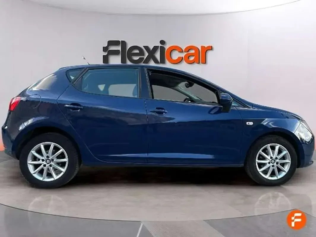 Usado Seat Ibiza Reference 90 CV (66 kW) 2017 Azul Utilitario