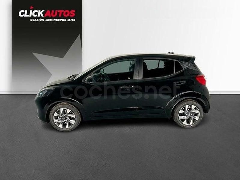 Usado Hyundai i10 67 CV (49 kW) 2024 Negro Utilitario