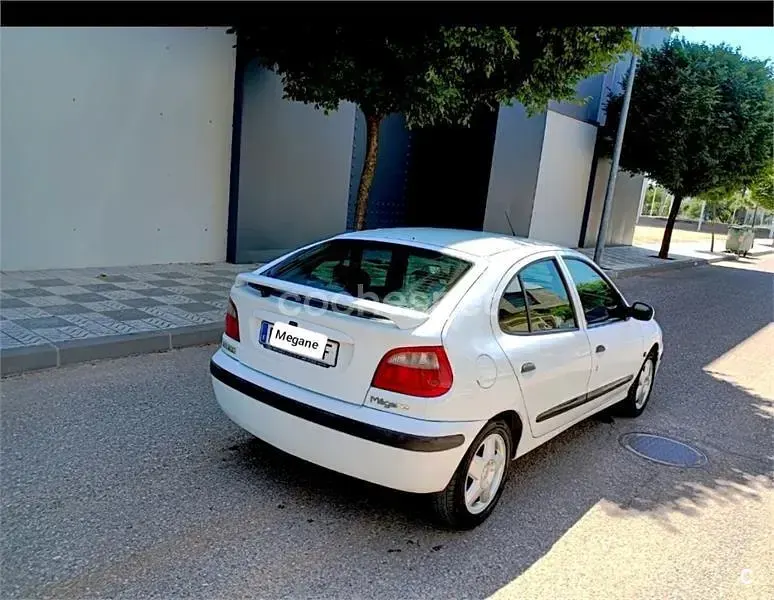 Usado Renault Mégane GrandTour Authentique 110 CV (80 kW) 2002 Blanco Familiar