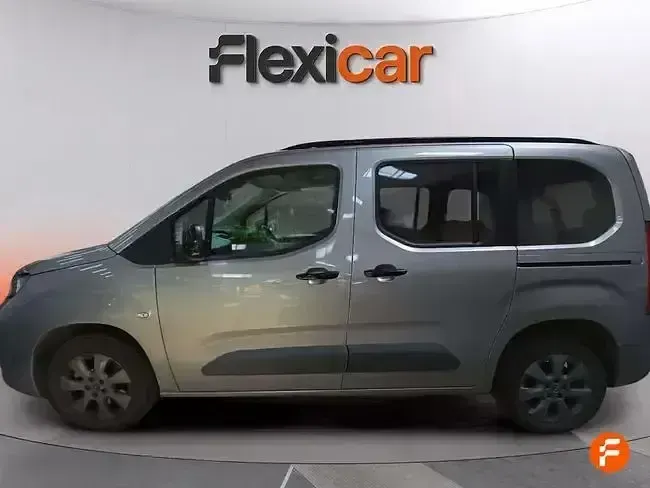 Usado Opel Combo S 100 CV (73 kW) 2025 Gris Monovolumen