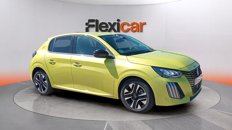 Usado Peugeot 208 Allure 101 CV (74 kW) 2025 Amarillo Utilitario