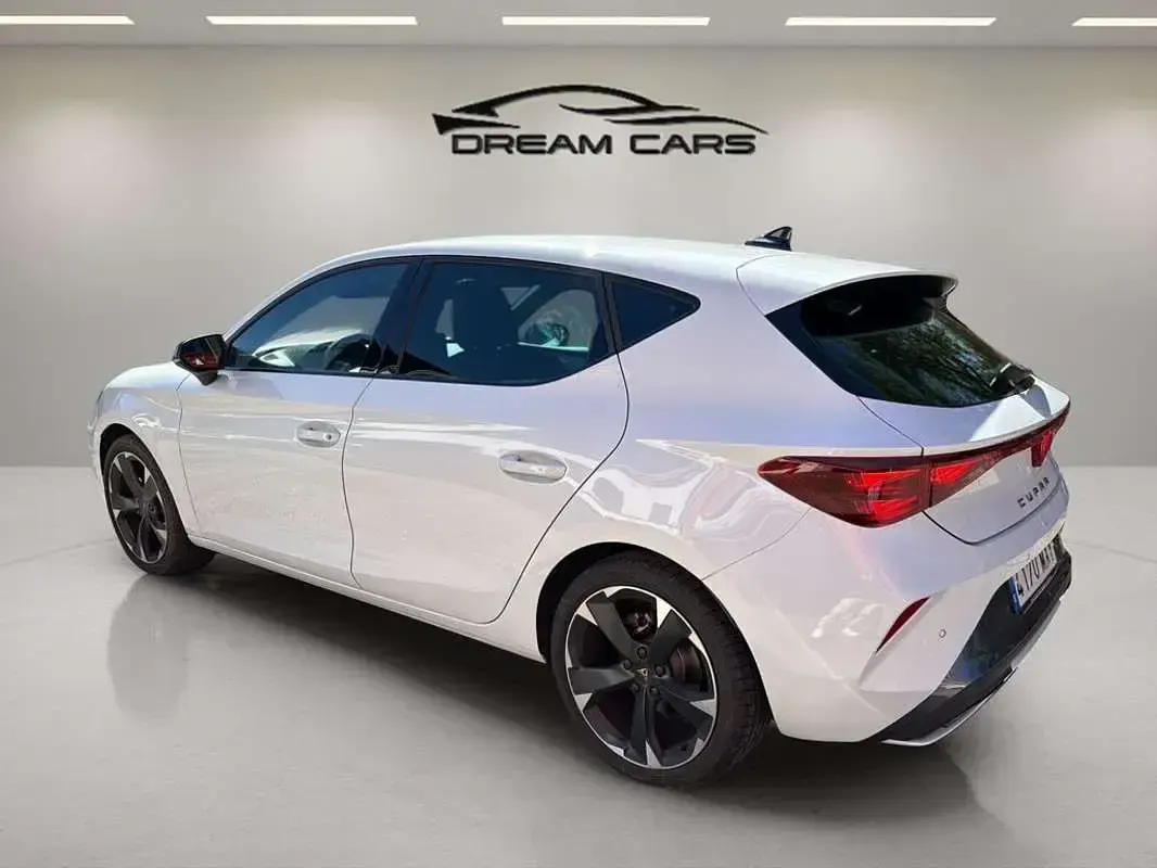 Usado Cupra Leon 150 CV (110 kW) 2025 Blanco Utilitario