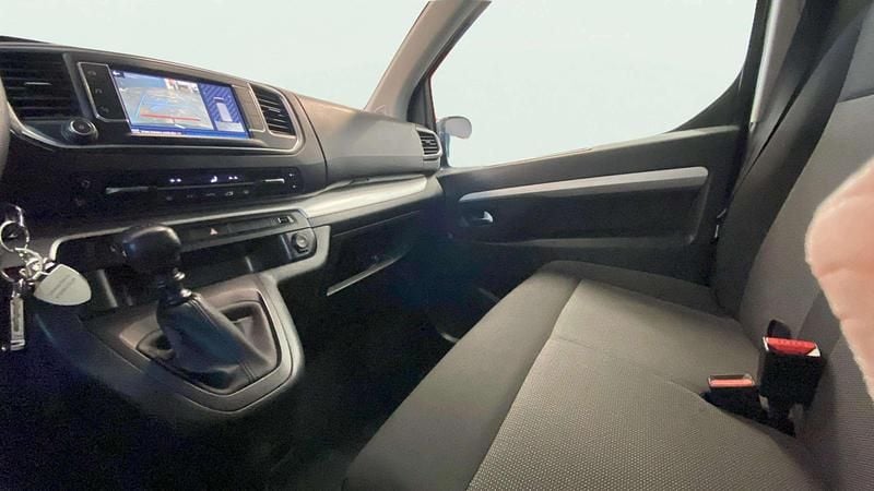 Usado Peugeot Traveller 120 CV (88 kW) 2022 Negro Monovolumen