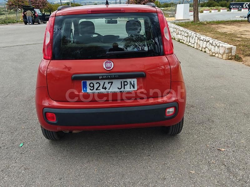 Usado Fiat Panda Lounge 85 HP (62 kW) 2016 Laranja Citadino