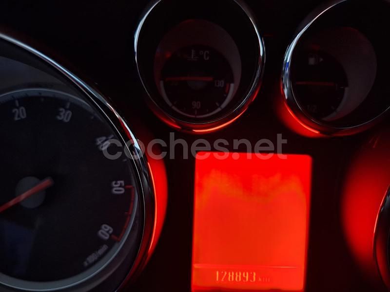 Usado Opel Zafira Tourer Excellence 130 CV (95 kW) 2013 Blanco Monovolumen