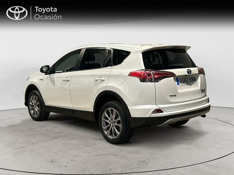 Usado Toyota RAV4 Hybrid Advance 197 CV (144 kW) 2018 Blanco SUV