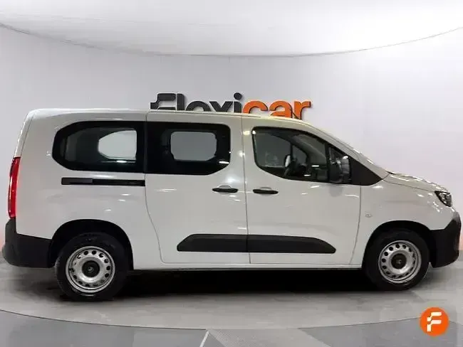 Usado Citroën Berlingo 102 CV (75 kW) 2024 Blanco Monovolumen