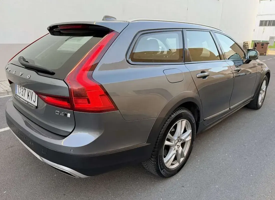 Usado Volvo V90 CC 190 CV (139 kW) 2019 Gris Familiar
