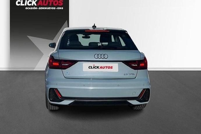 Usado Audi A1 Comfort 95 CV (69 kW) 2024 Rojo SUV