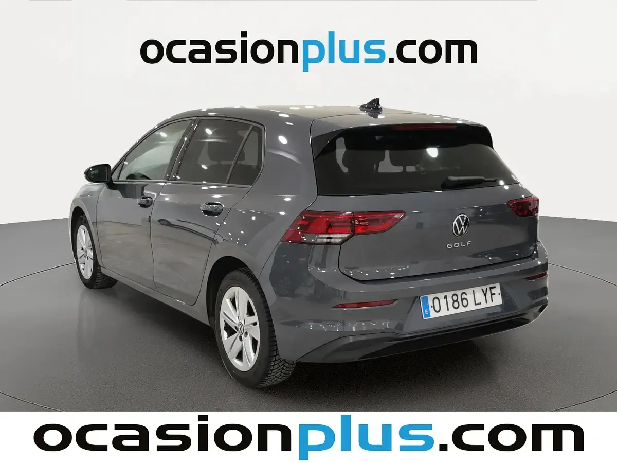 Usado VW Golf VIII Life 150 CV (110 kW) 2022 Gris Utilitario