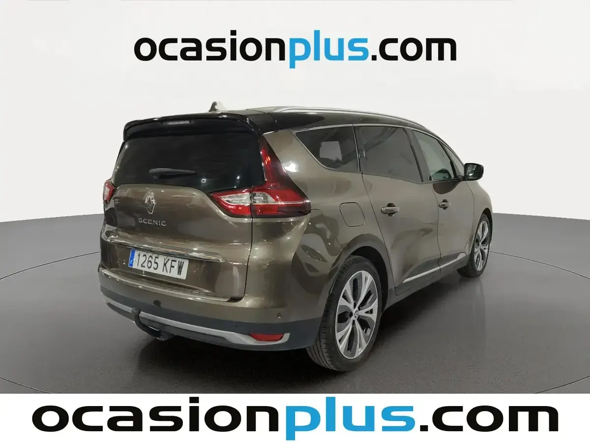 Usado Renault Scénic Zen 130 CV (95 kW) 2017 Marrón Monovolumen