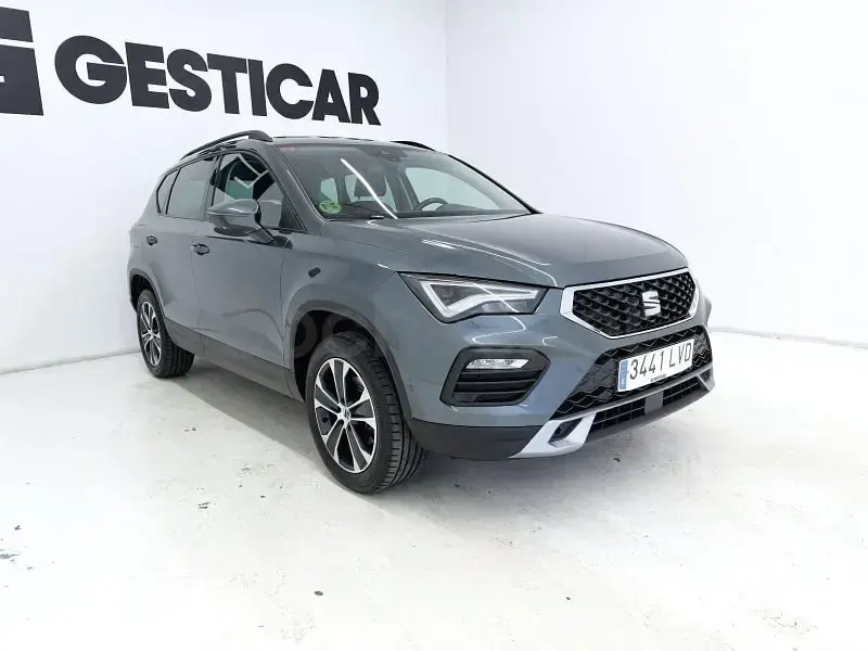 Usado Seat Ateca Style 150 CV (110 kW) 2021 Gris / plata SUV