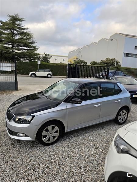 Usado Skoda Fabia Style 110 CV (80 kW) 2015 Gris / plata Utilitario