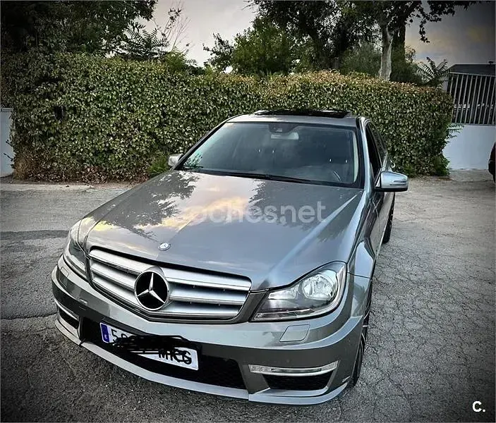 Usado Mercedes C200 136 CV (100 kW) 2012 Gris / plata Berlina