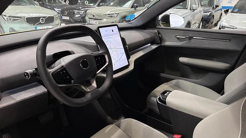 Usado Volvo EX30 Plus 200 kW (272 HP) 2024 SUV