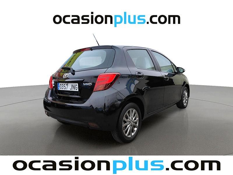 Usado Toyota Yaris Active 99 CV (72 kW) 2016 Negro Utilitario