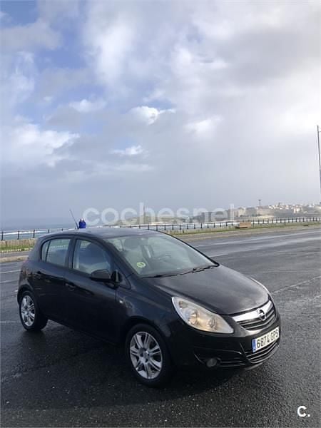 Usado Opel Corsa Cosmo 90 CV (66 kW) 2009 Negro Utilitario
