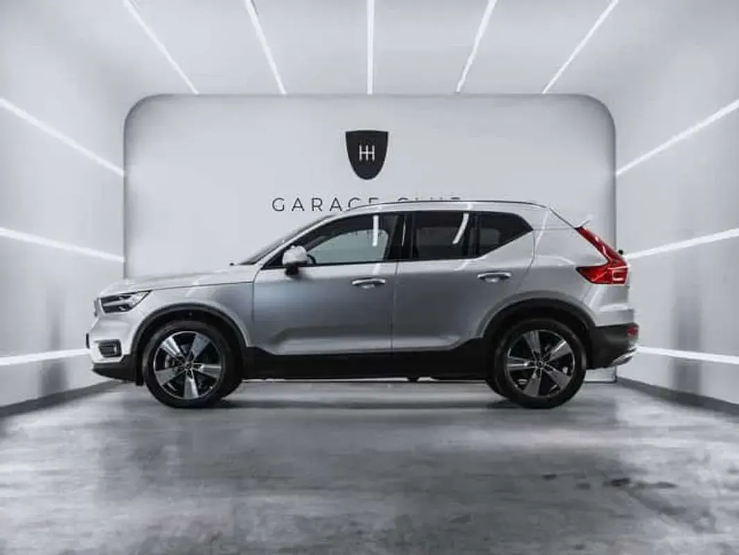 Begagnad Volvo XC40 Momentum 190 HK (139 kW) 2019 Silver SUV