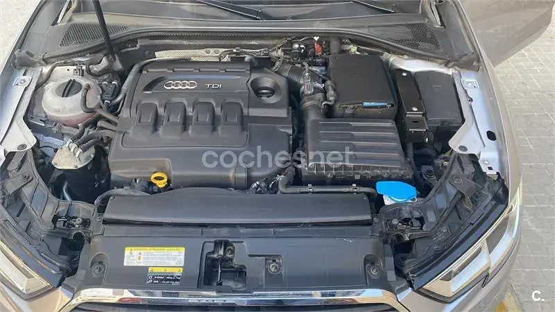 Usado Audi A3 110 CV (80 kW) 2017 Gris / plata Berlina