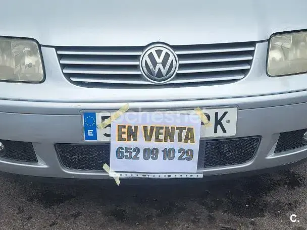 Usado VW Polo Highline 75 CV (55 kW) 2001 Gris / plata Berlina