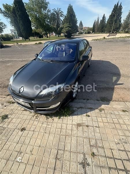 Usado Renault Laguna III LIMITED 130 CV (95 kW) 2015 Marrón Berlina