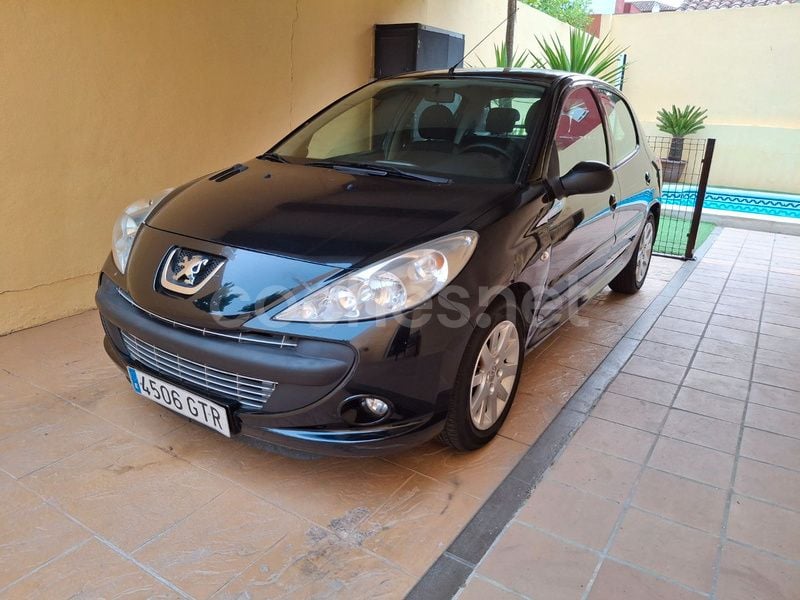 Negro Usado 2010 Peugeot 206+ Utilitario | 3900 € (Precio justo) - Imagen 1/4