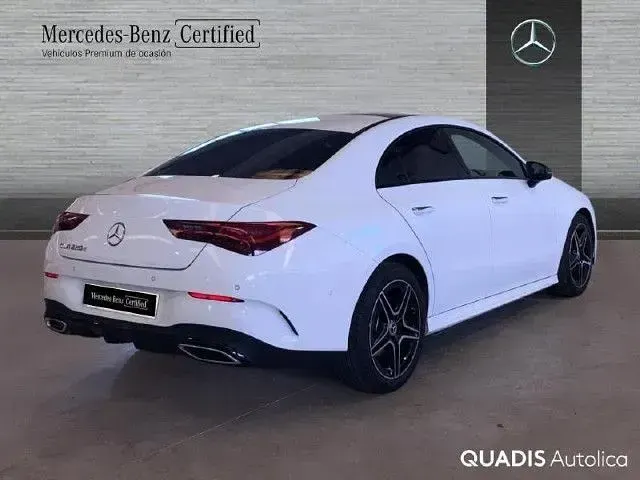 Usado Mercedes CLA220 190 CV (139 kW) 2025 Blanco polar Berlina